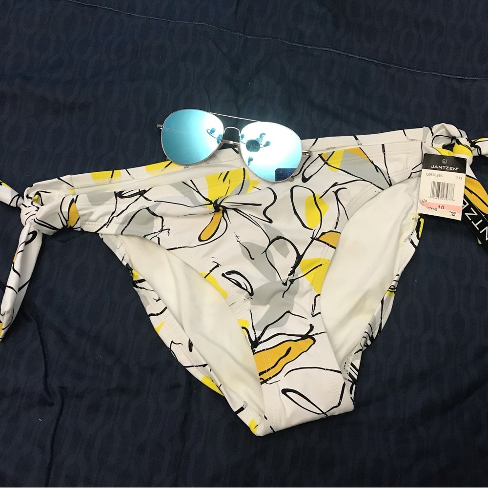 NWT Jantzen White Bikini Bottoms